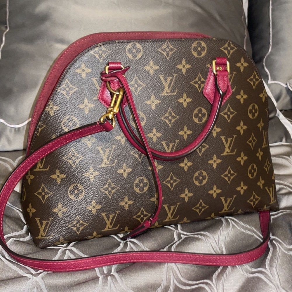 *SOLD* Authentic Louis Vuitton Alma BNB